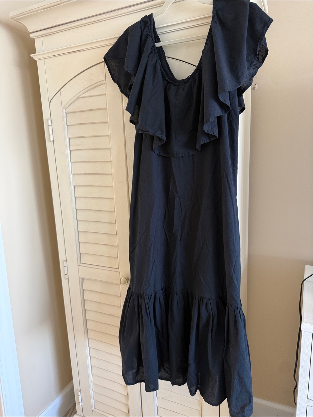Flowy Navy Maxi Dress with Ruffle Shoulders